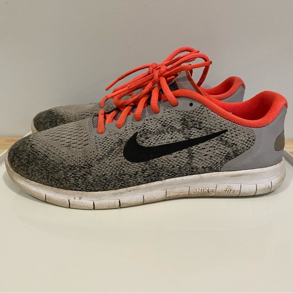 NIKE Free • 6.5 Y • equiv. to 8 women’s - Picture 4 of 14